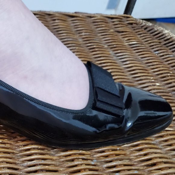Ralph Lauren Patent Leather Bow Flats 7 - Picture 7 of 12